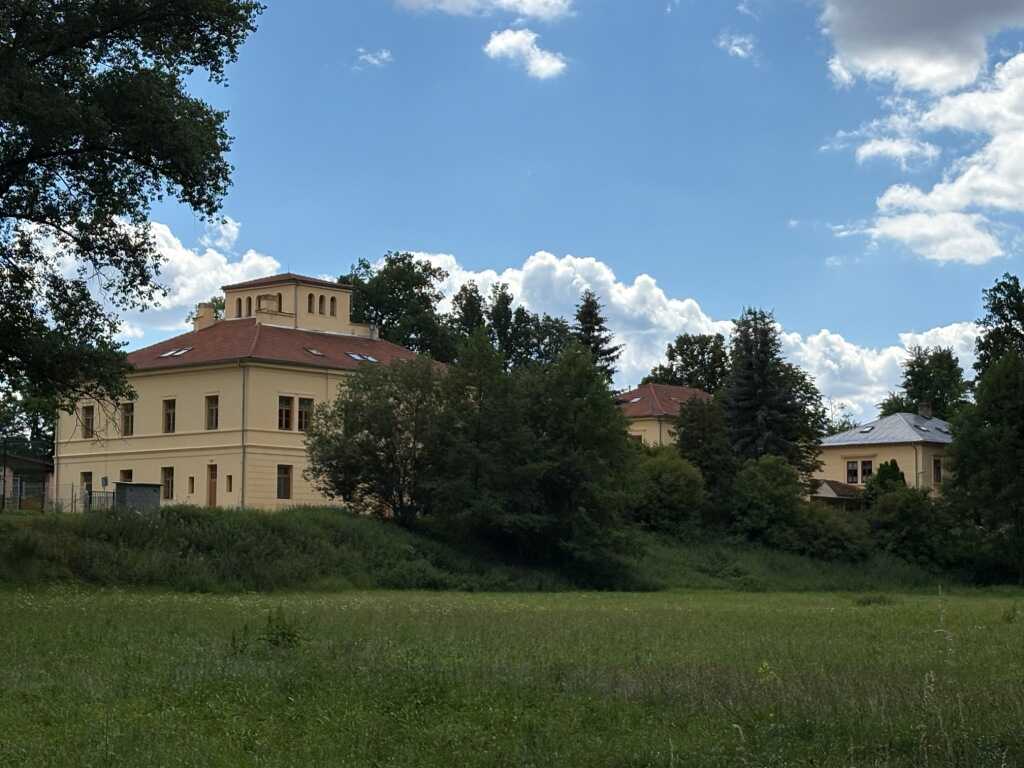 Budova č.p. 55 ve Šternberku - dříve také Vila Nebeský.